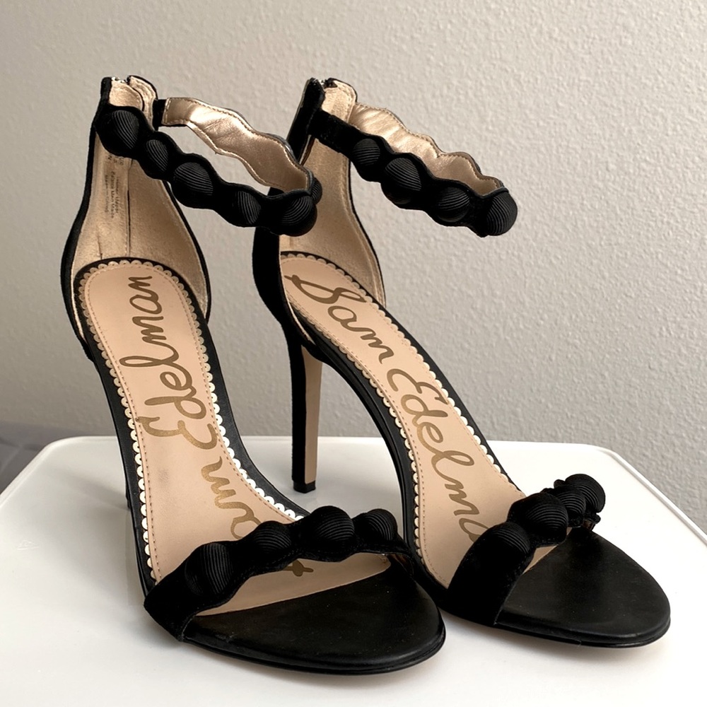Black detailed Sam Edelman Heels.